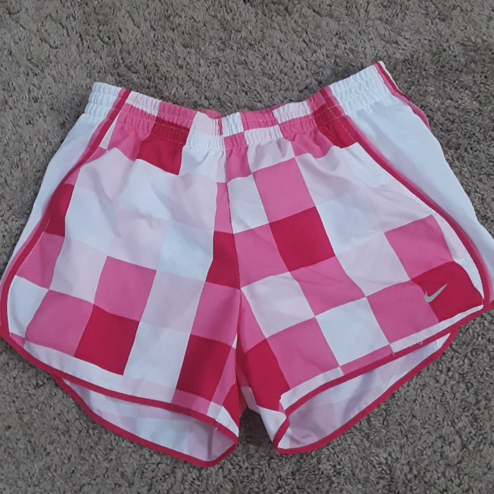 Unique Nike workout shorts - Picture 1 of 3